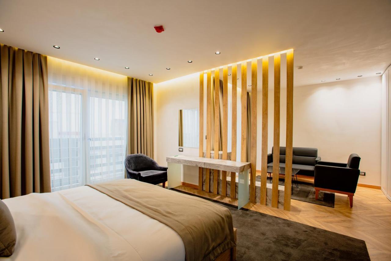 Ador Hotel Pristina Buitenkant foto